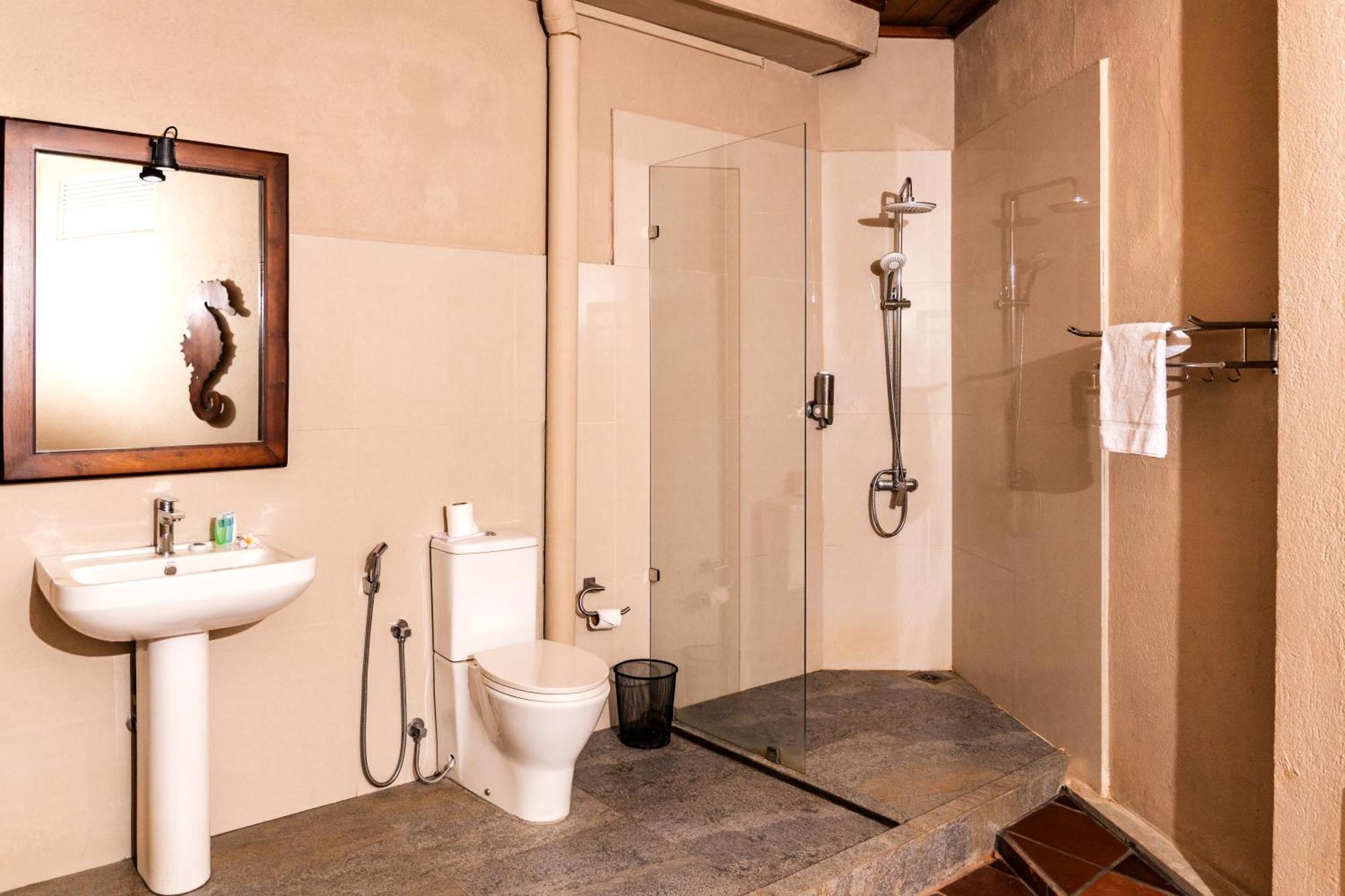 Seahorse Hotel & Spa Негомбо Экстерьер фото